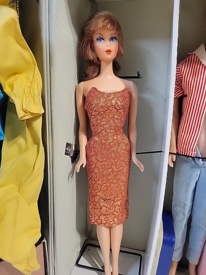 Estuches Barbie vintage 1961 y 1964 con muñecas y toneladas de accesorios ¡Guau!!!!!! Foto 3 de 4