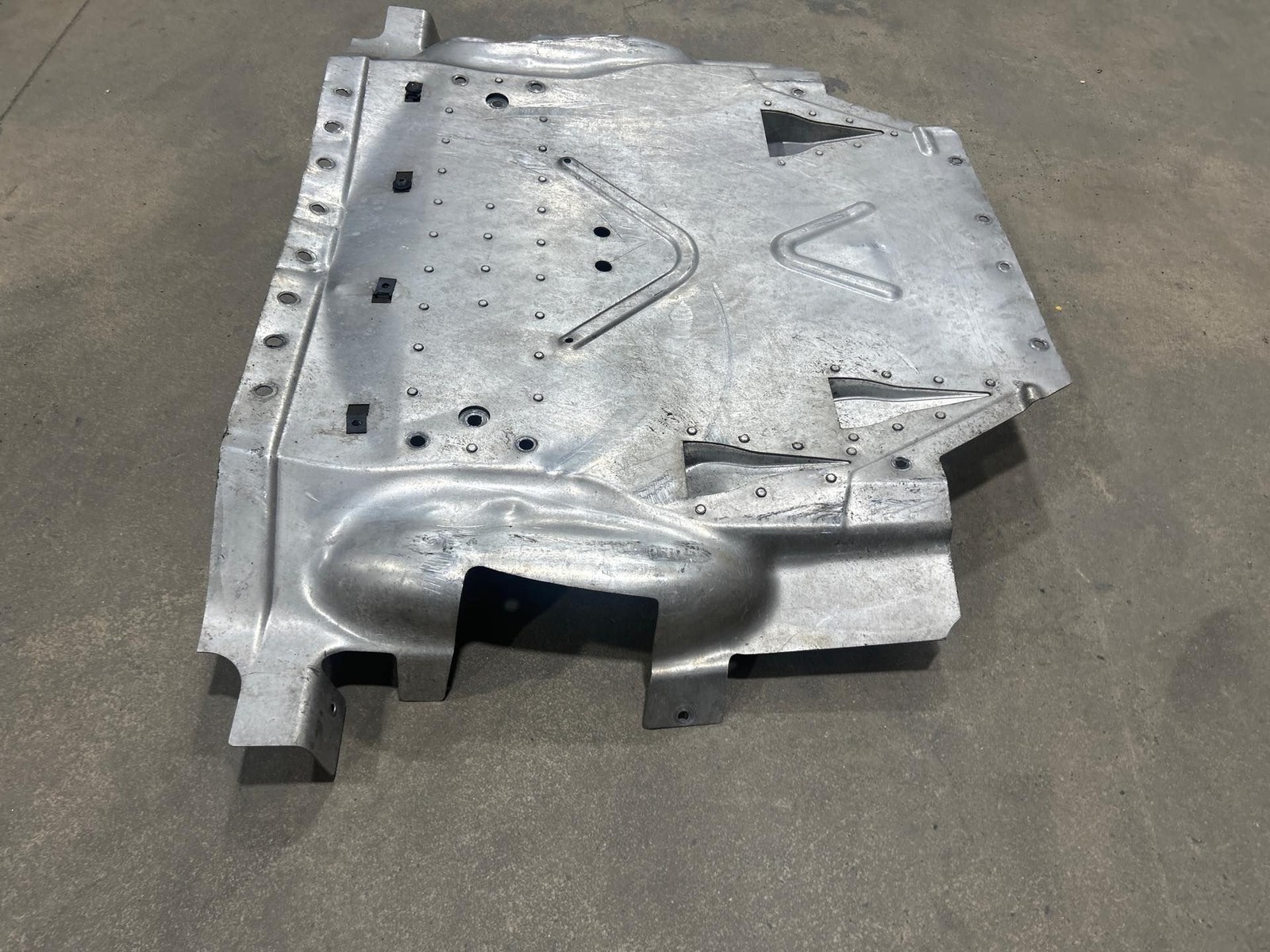 420825205G 2008 - 2015 AUDI R8 V8 LOWER REAR UNDER COVER SHIELD PLATE (MK)