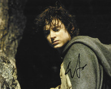 * ELIJAH WOOD * signed 8x10 photo * LORD OF THE RINGS * COA *
