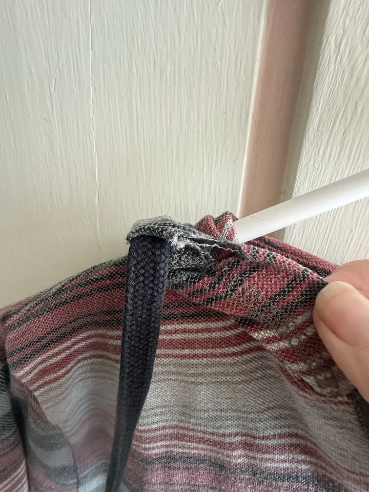 Sudadera con Capucha Vans Estilo Baja Pullover Para Mujer Talla Pequeña Rojo/Gris Rayas  Foto 3 de 4