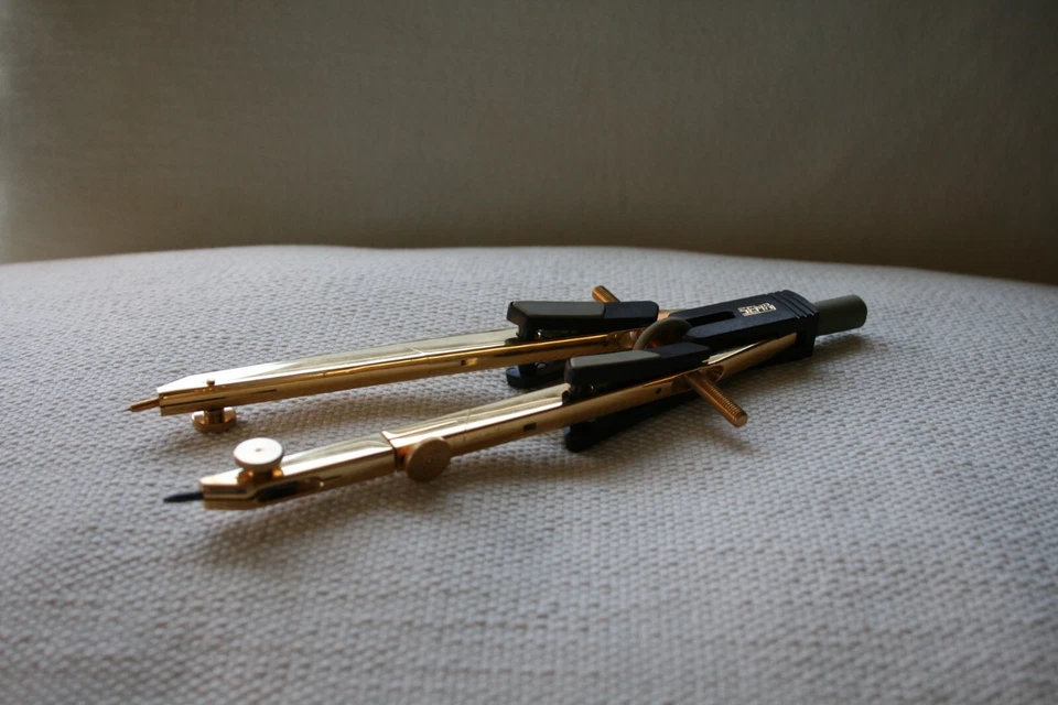 Compás chapado en Oro 18K vintage años 80 dibujo técnico y delineación - Serma - Imagen 3 de 4