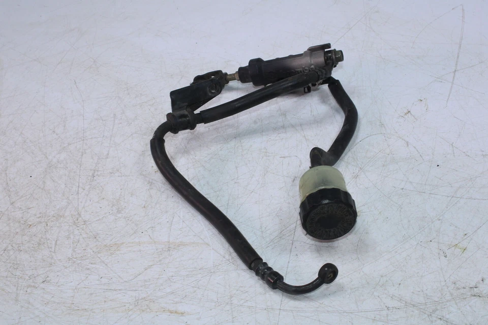 Yamaha FZ6 2005 freno trasero cilindro maestro con depósito Foto 4 de 4