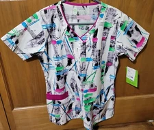 NWT - WHITE SWAN "BIO" BRAND VERY COLORFUL PRINT SCRUB TOP IN SIZE: X-SMALL