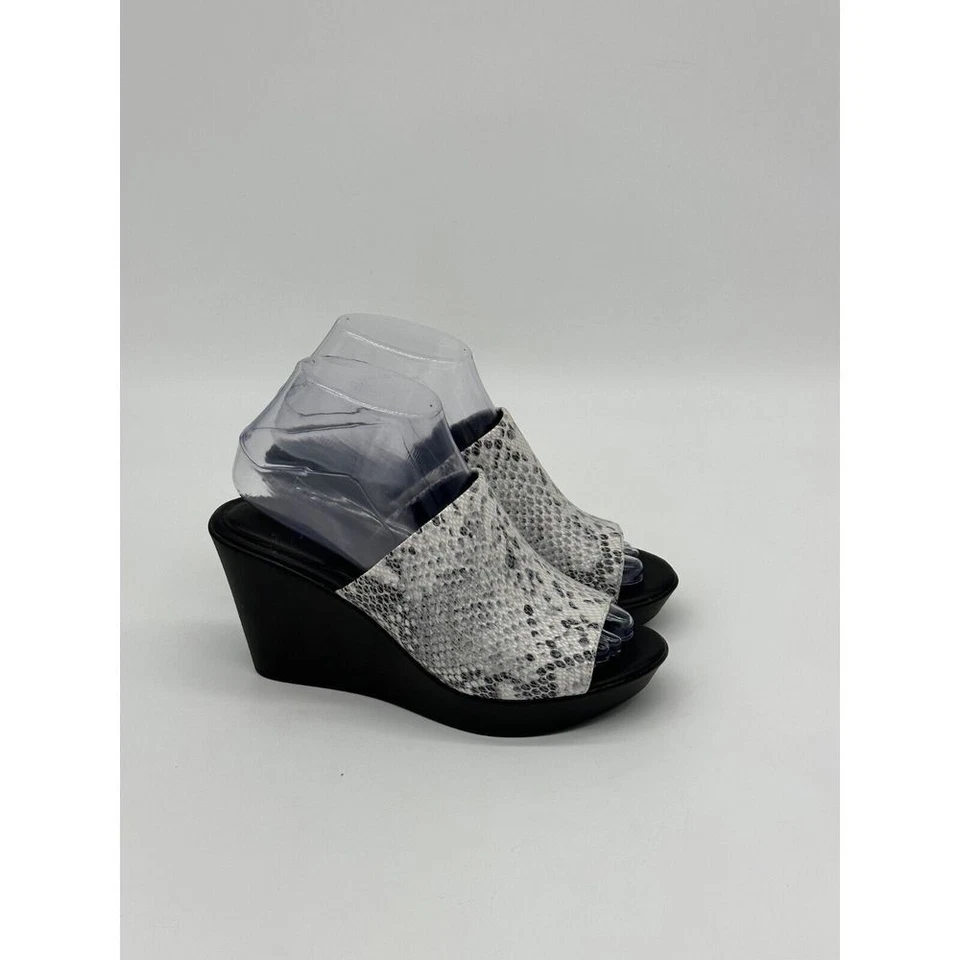 Tahari Mylana Snakeskin Print Wedge Slide Sandals Women 7.5 Grey Open Toe Ladies - Image 4 of 4