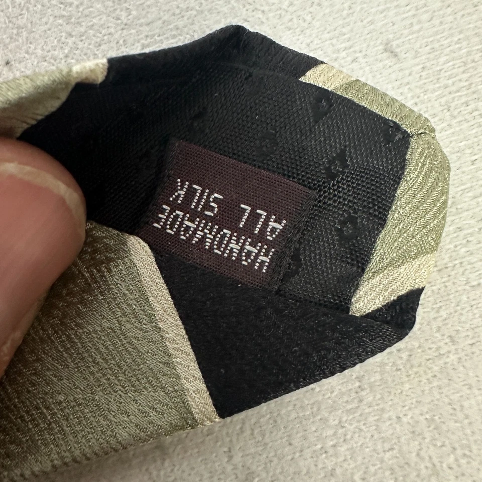 Corbata a Rayas Raphael Para Hombre Toda Seda Negro y Verde Diseño Clásico Foto 3 de 4