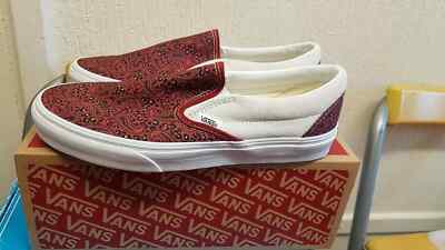 Vans Classic Slip On Sneaker in weiß/rot Paisley Größe UK 7