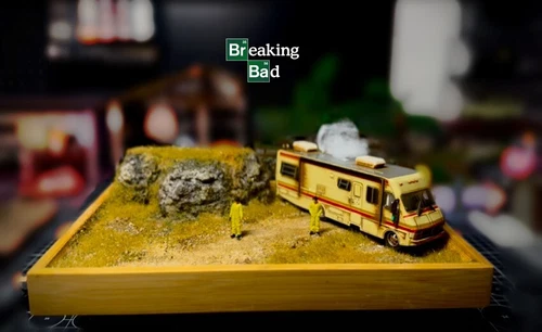 1:64 Greenlight Breaking Bad RV Bus Model with Custom Weathering - Picture 10 of 12