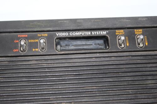 Atari 2600 Woodgrain Console For Parts or Repair - Picture 2 of 6