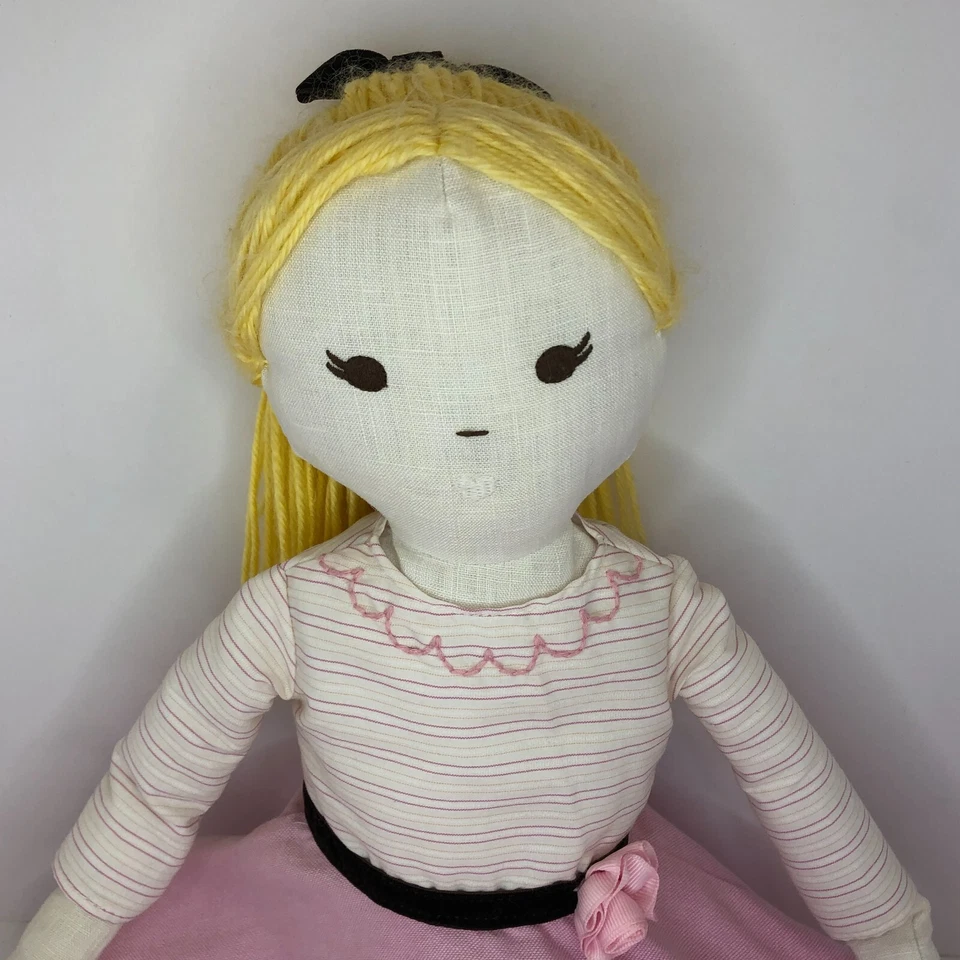 Pottery Barn Niños Tela de Peluche Niña Muñeca Cabello Rubio Vestido Rosa 27" Muselina Lino Foto 3 de 4