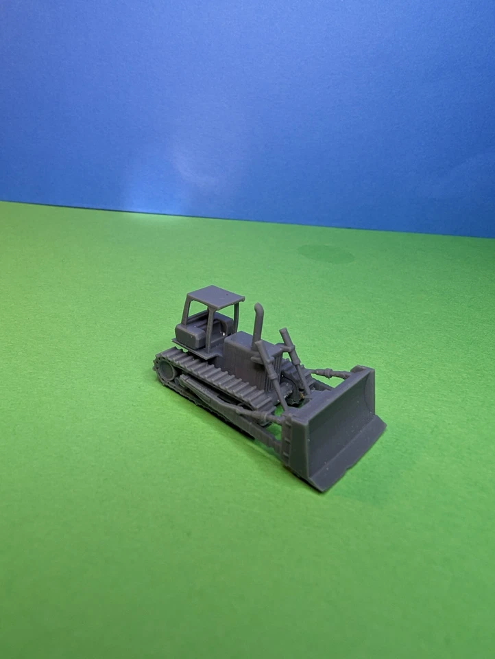 Z scale set of 2 Small bulldozers - Image 4 of 4