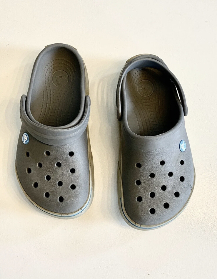 Unisex CROCS Gray Sandals with Adjustable Heel Strap and Ventilation CROCS | Shoes | Crocs Gray Sandals With Ventilation And  main image 4