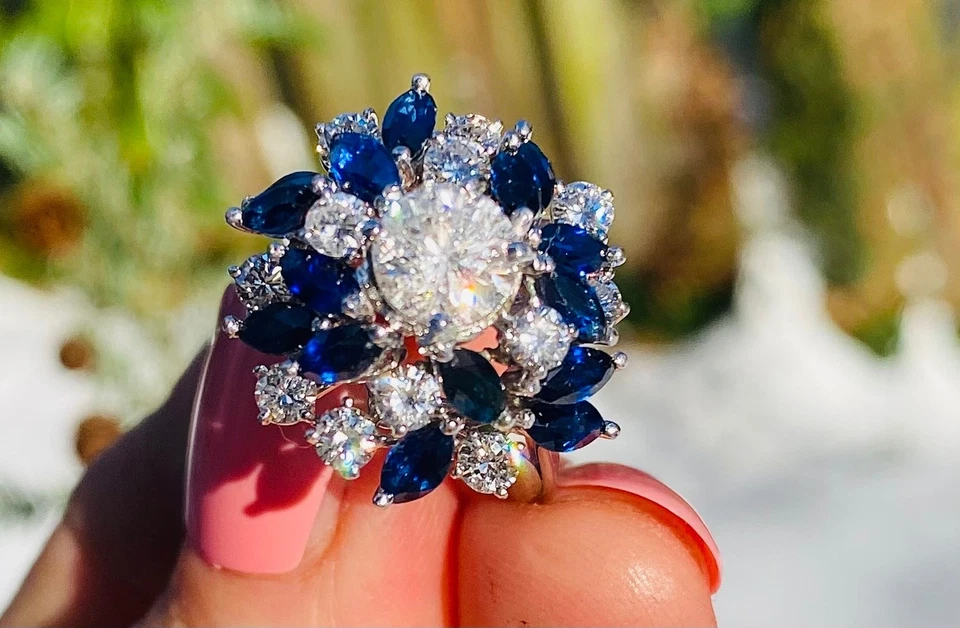Vintage 18k Gold Estate Blue Sapphire Diamond Ring - Image 3 of 4
