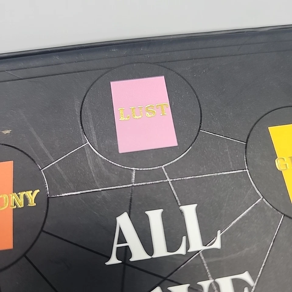 Juego de cartas Truth or Drink SIN para adultos de Cut Ice Breaker  Foto 3 de 4