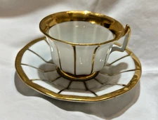 Meissen First Quality X Form White and 24 KG scalloped Tea Cup