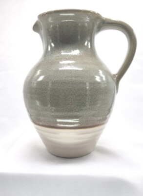 VTG 1993 HAEGER POTTERY RIBBED PITCHER BLUEISH GREEN, IVORY, KHAKI 7.75'' TALL 