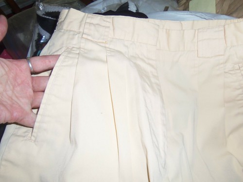 IZOD Sport~6~Pantalones Cortos de Vestir Amarillo Mantequilla -4 Bolsillos~Elásticos en las Caderas~Para Mujer - Imagen 3 de 11