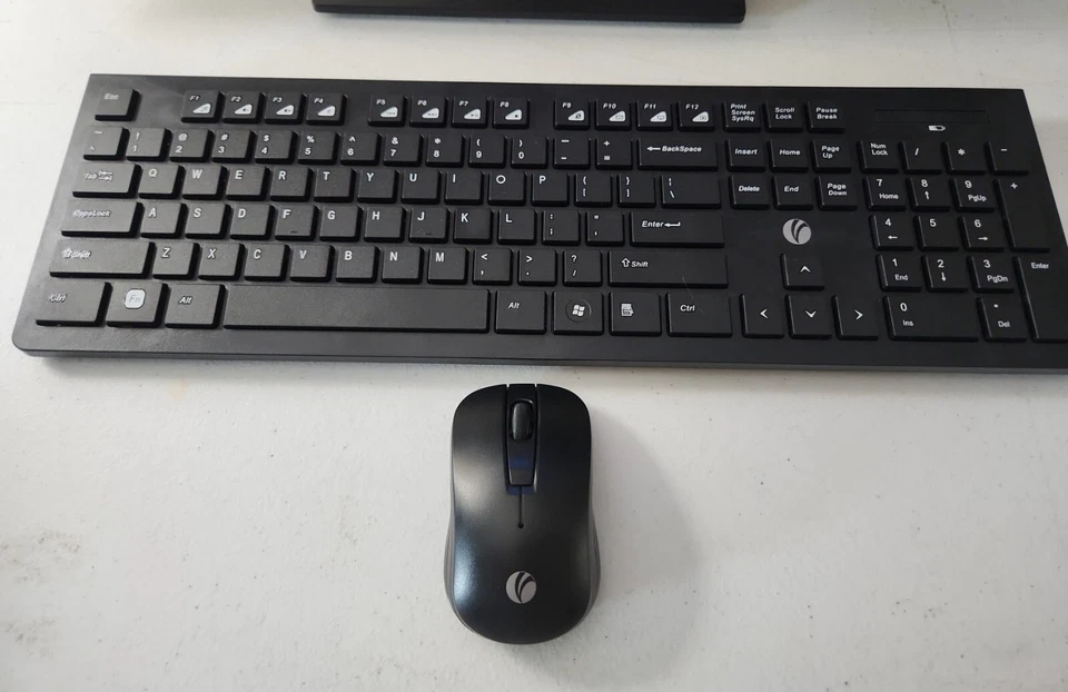 Dell OptiPlex 5250 AIO 21.5" i3-7100 3.90GHz 4GB DDR4 500GB Windows 10 Pro - Image 2 of 4