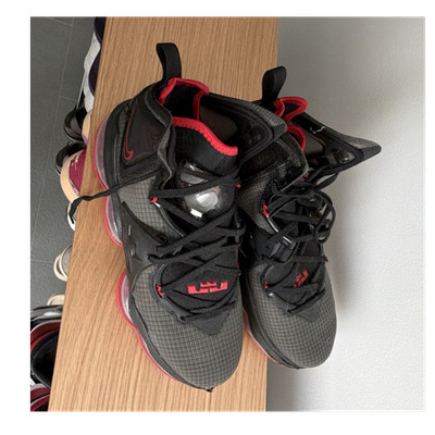Nike LeBron 19 Men's Mid Top Basketball Sneakers Leather Lace-Up Rubber Preowned