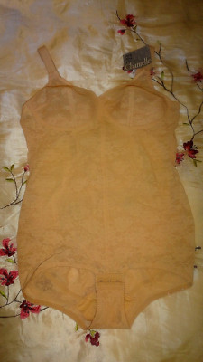 Chantelle Beige Lace Shaping Tummy Control Shapewear Bodysuit  Size 36C