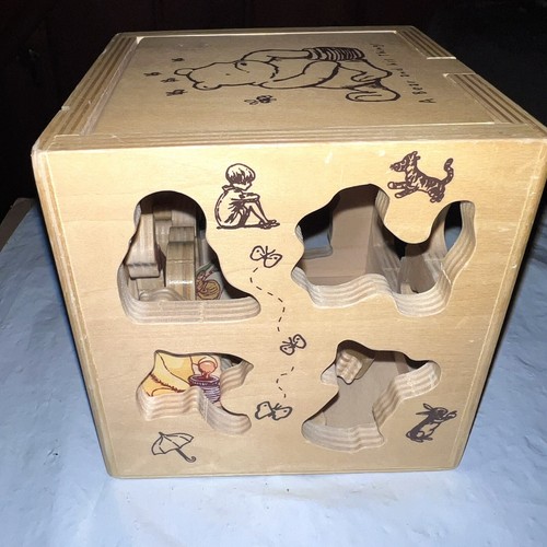 SCHYLLING Classic WINNIE THE POOH Wooden Shape Sorting Cube w/ 13 Figures Rare - Picture 6 of 12