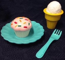 VTG FISHER PRICE Play Food Tikes Fun Pretend Dessert Treats CUPCAKE ICE CREAM