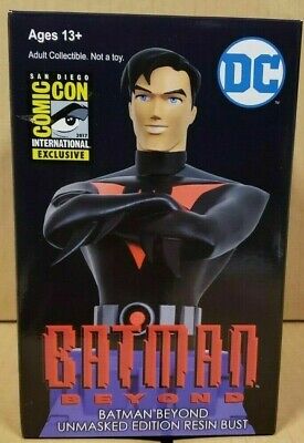 SDCC 2017 Previews Exclusive Batman Beyond Batman Unmasked Resin Bust