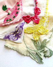 Lot of 5 Vintage Crochet Leaf Butterfly So Belle Floral Scalloped Edge Hankies