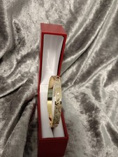 ROLLED GOLD FLOWER PATTERN VINTAGE BANGLE & SAFETY CHAIN VGC 13.1g