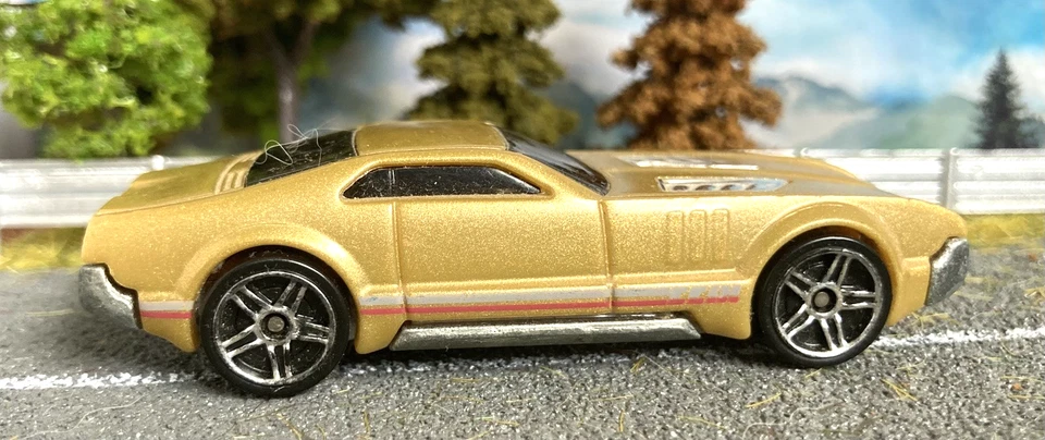 Hot Wheels CCM Country Club Muscle - 2017 H W T-Rex juego de derribo 18/18 suelto aprox. Foto 2 de 4