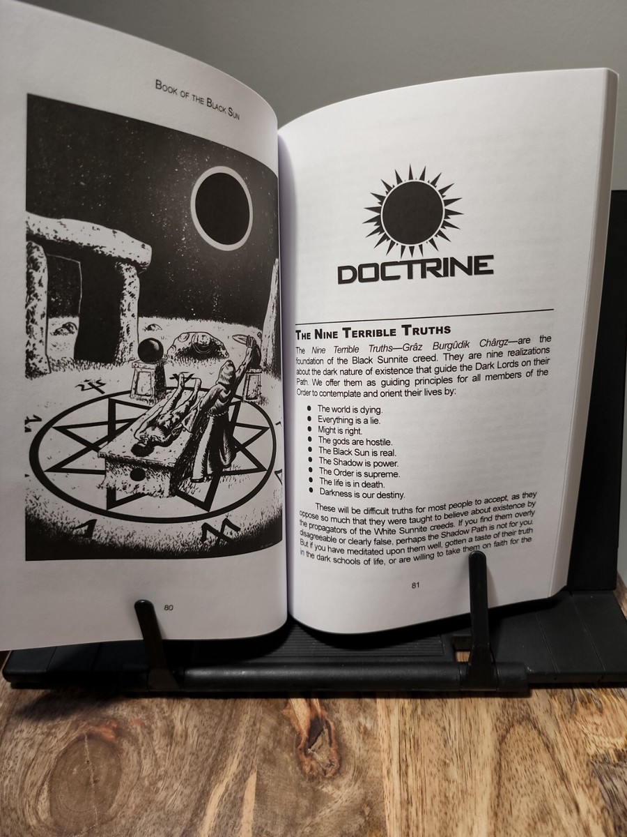 洋書 DARKSUN Book of the Black Sun by the Dark Lords: New B & W Interior