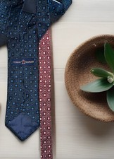 Vintage 90  s Tommy Hilfiger Tie 100 Italian Silk Made in USA Two Tone Blue Red