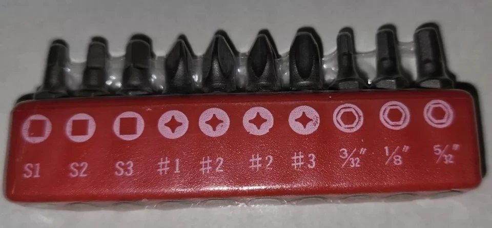 BLACK & DECKER VINTAGE 29 PC. MAGNETIC SCREWDRIVER SET ANTI SLIP DESIGN NOS - Image 4 of 4