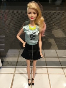 barbie fashionista la girl