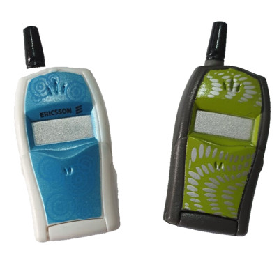 2 x ERICSSON T20s Handy Pin grün/blau aufklappbar