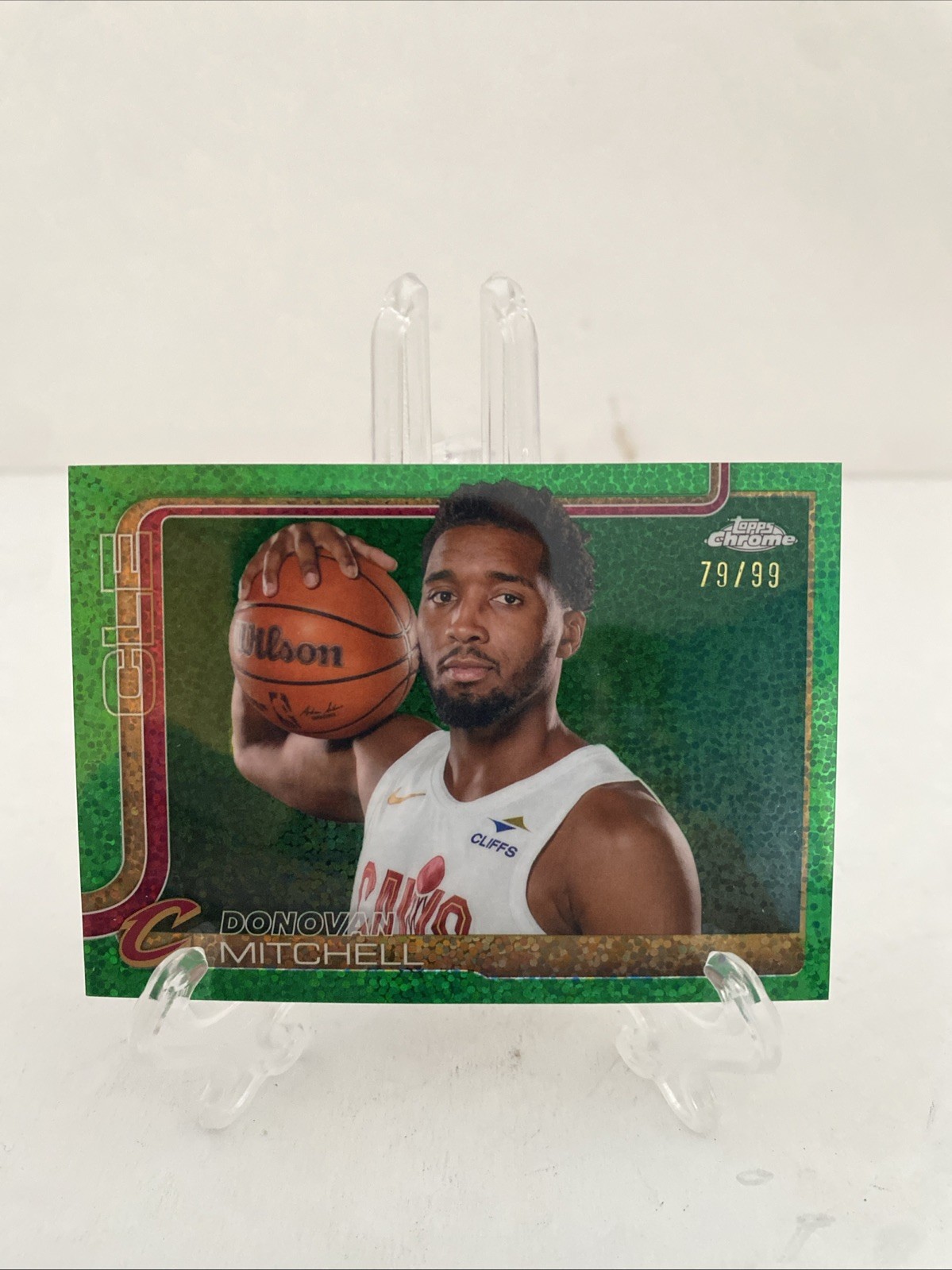 2025-26 Topps Chrome Donovan Mitchell Green Speckle Ref /99 Image Variation SSP