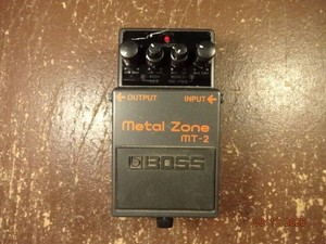 boss metal zone mt-2 pedal