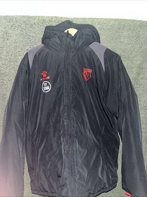 Watford Fc Bench Mantel 1st Team Issue Größe Medium brandneu ohne Etikett Kelme