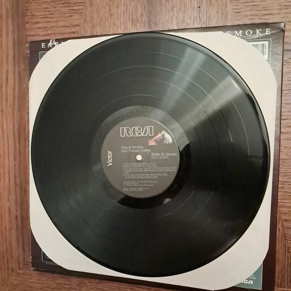 Earl Thomas Conley Fire & Smoke LP 1981 RCA AYL1 5118 in Great Shape VG+!!! - Image 3 of 4