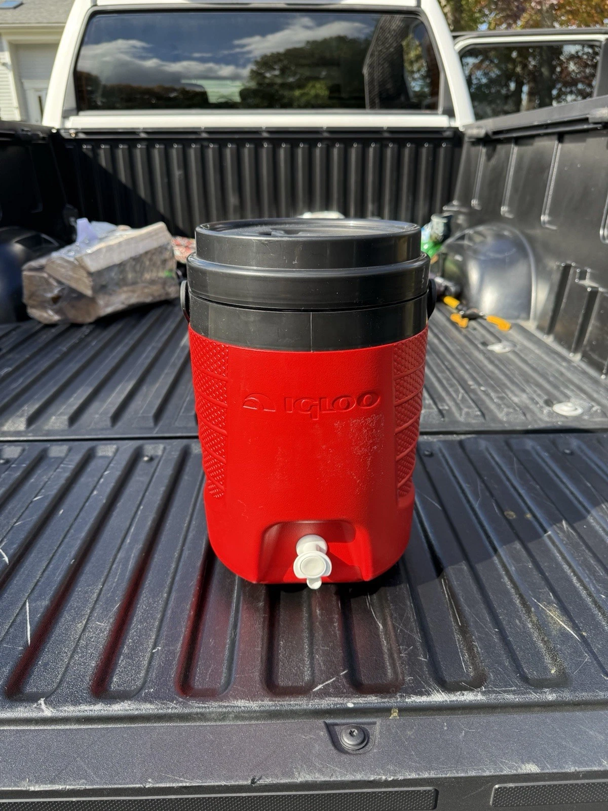 Igloo 2-Gallon Sport Beverage Jug with Hooks Turquoise Black Jug Cooler Ice