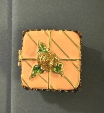 Monet "Baby Rose Four” Petit Fours Collectible Trinket Box - MNRUZ337