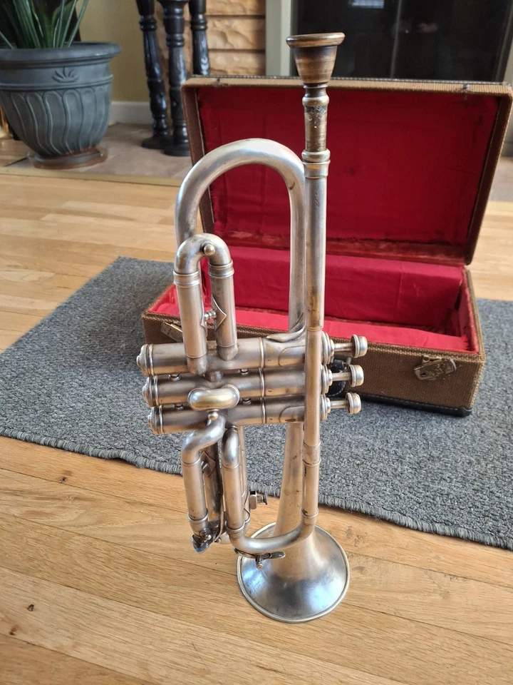 Corneta vintage modelo Holton Clarke.  Alrededor de 1922. Serie #60593. ¡Listo para jugar! Foto 2 de 4