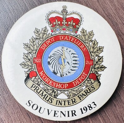 DEPOT D ATELIERS 202 WORKSHOP DEPOT Primus Inter Pares 1983 Souvenir 3  Pinback