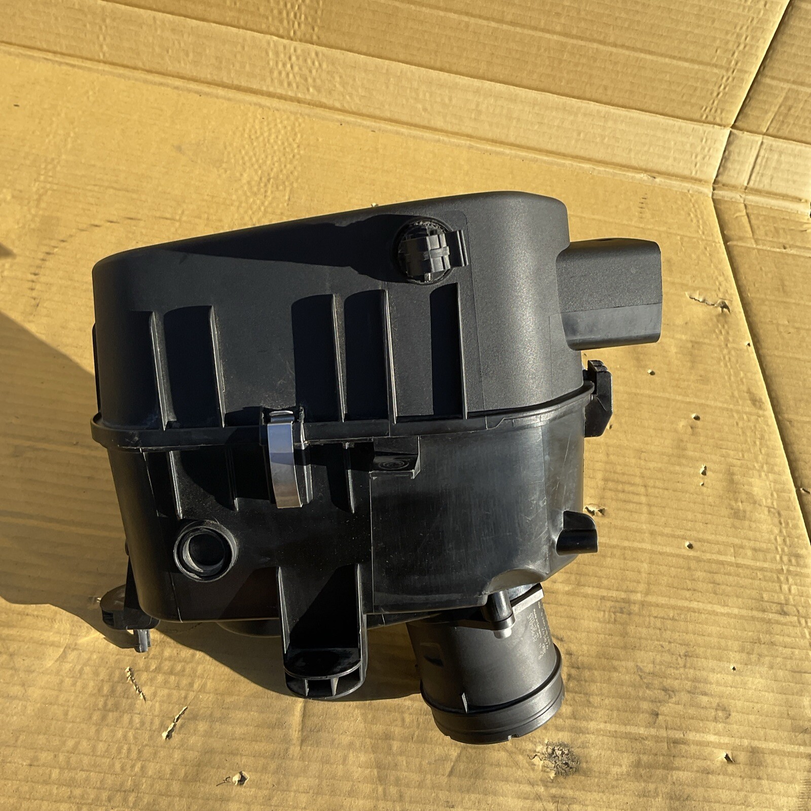 Maserati Ghibli 2014-2019 Left Air box top