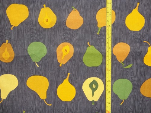METRO MARKET, Iota for Robert Kaufman, Yellow/Gold/Tan/Green Pears on Gray, BTY - 第 6/10 張圖片