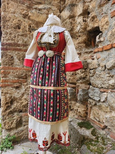 Woman's folk costume from Skopska Blatija villages with rare and unique dress - Picture 10 of 10