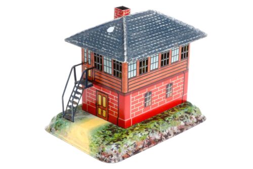 AC4482: Vintage Bing 0 Gauge Signal Cabin