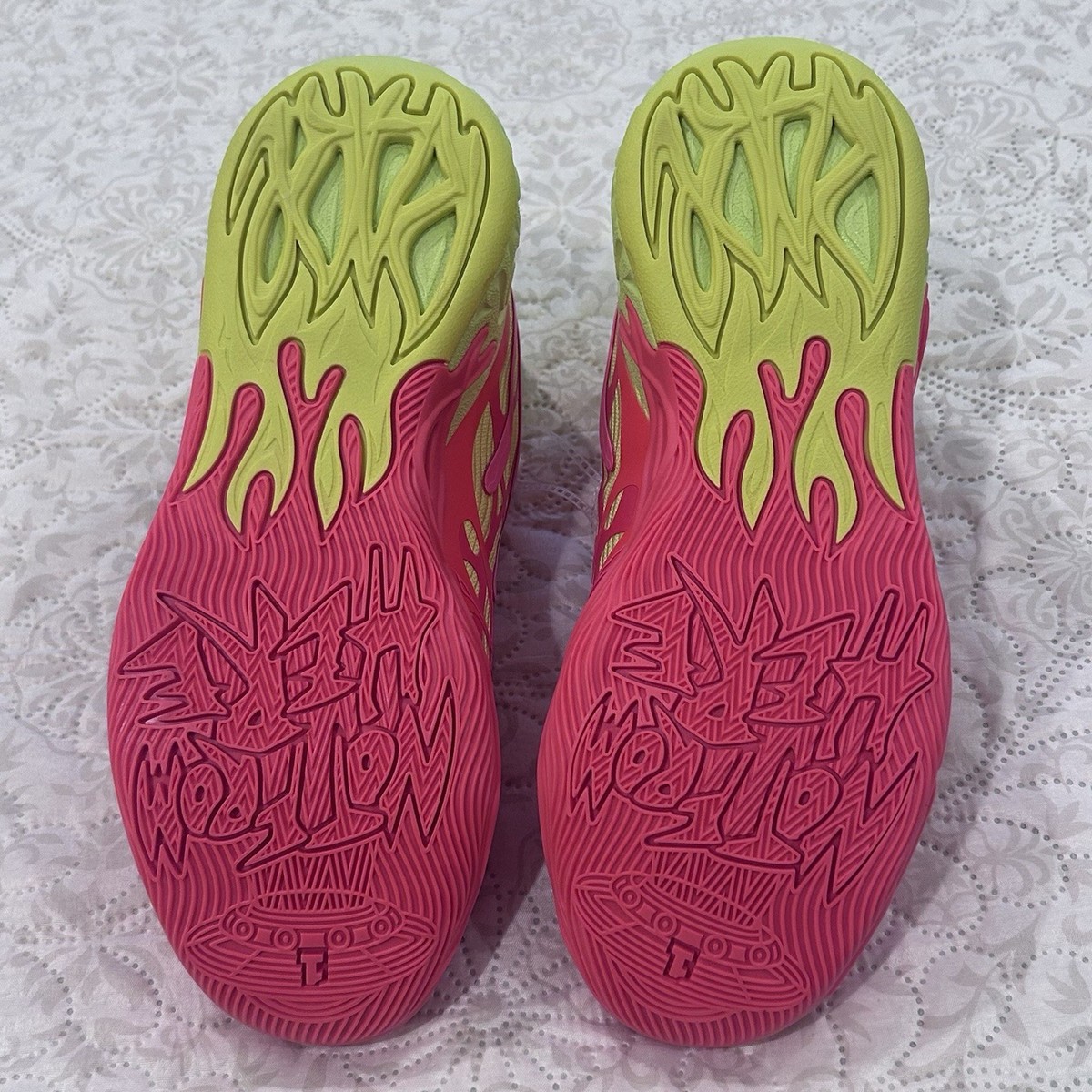 New PUMA x LAMELO BALL Men\'s MB.04 1Love  Sneakers 310532-01 Sz 13 Pink Yellow Puma MB.04 Love - 310532-01 | SNS - SNEAKERSNSTUFF main image 2