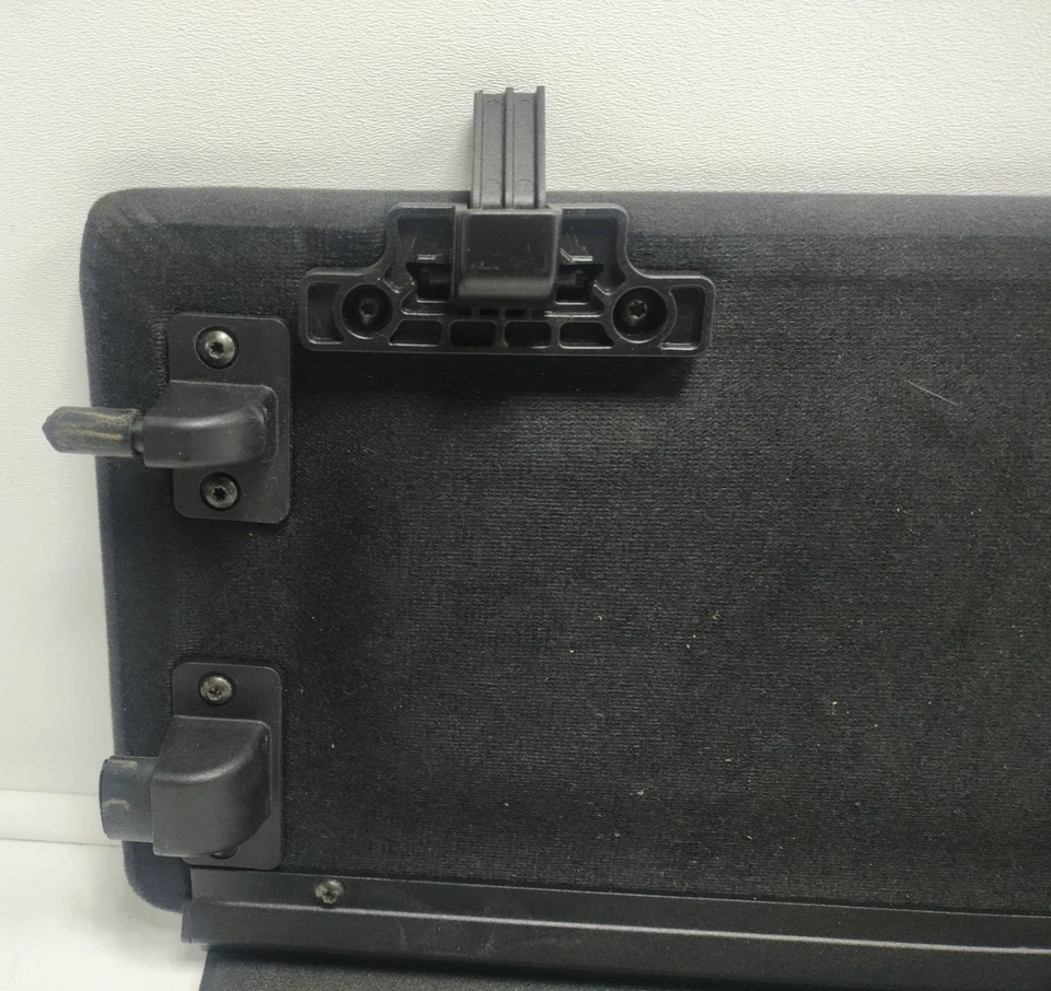 Maserati Levante 2017-2024 maletero trasero maletero estante moldura panel negro 6700854840 Foto 4 de 4