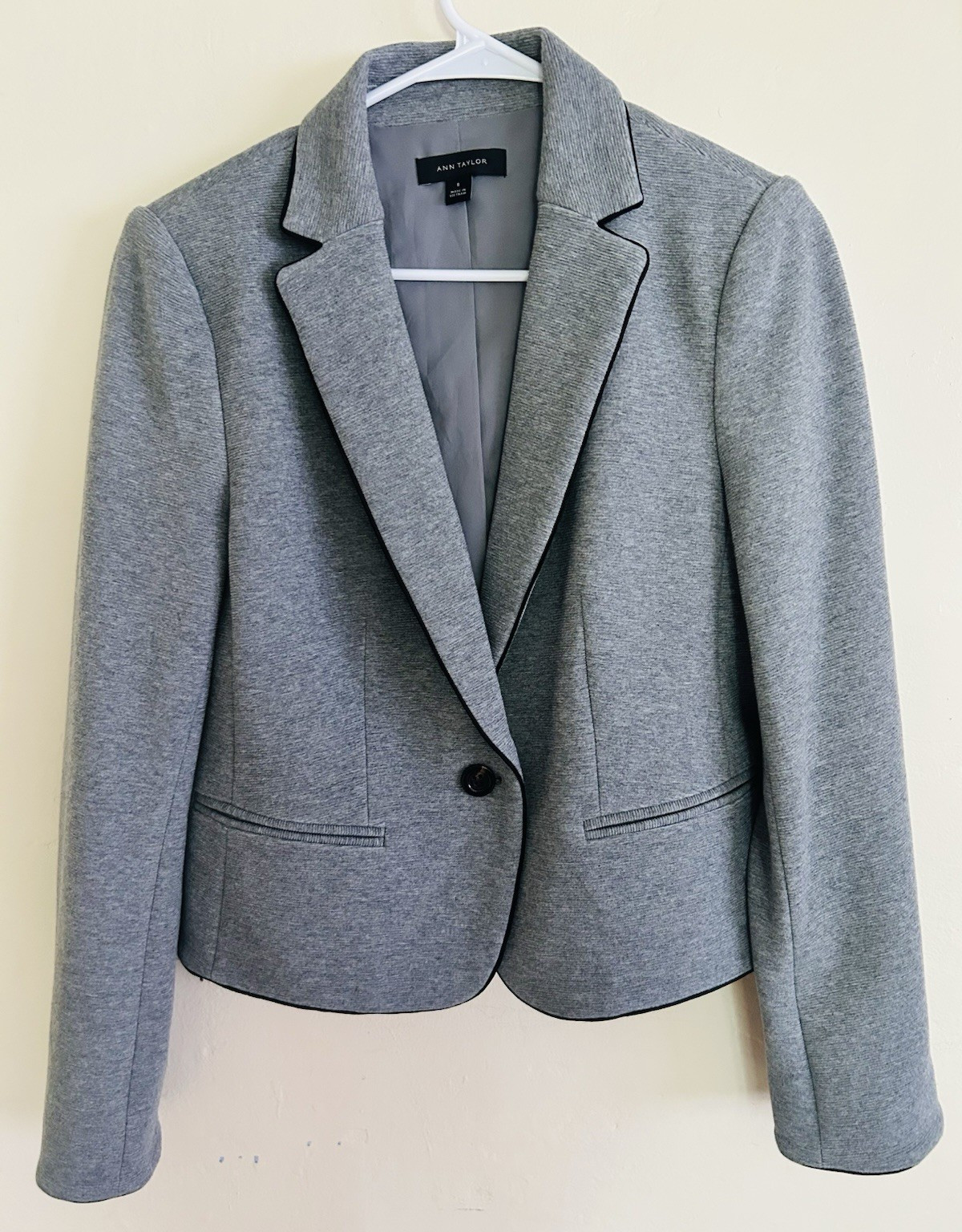 Ann Taylor Women’s Gray Button Lined Blazer Jacket, 8, Contrast Piping