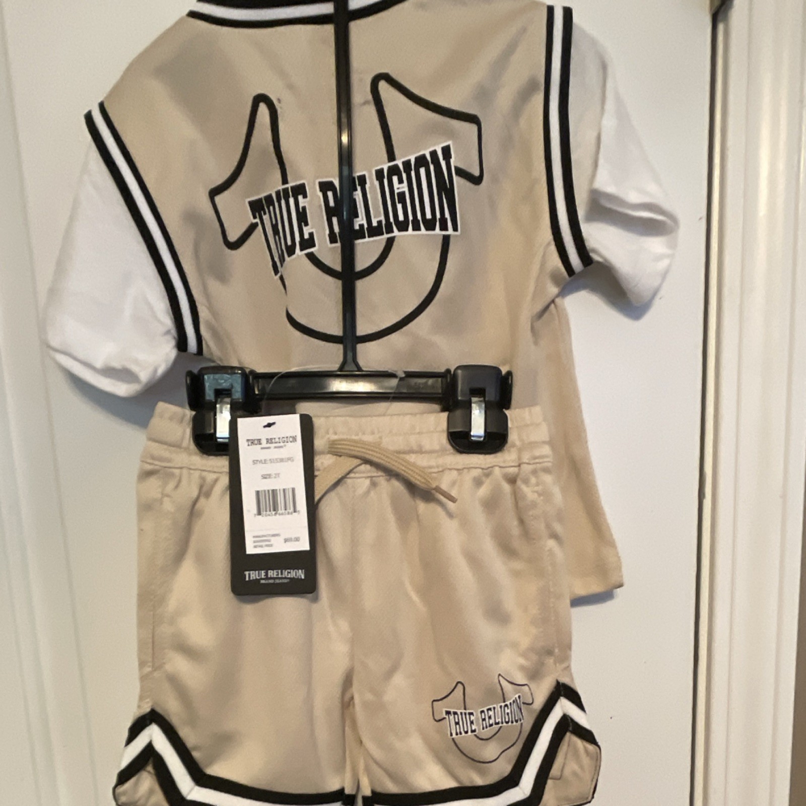 True Religion Boys 2 Piece Outfit Set T-Shirt & Shorts Size 3T Beige White Black thumbnail 2